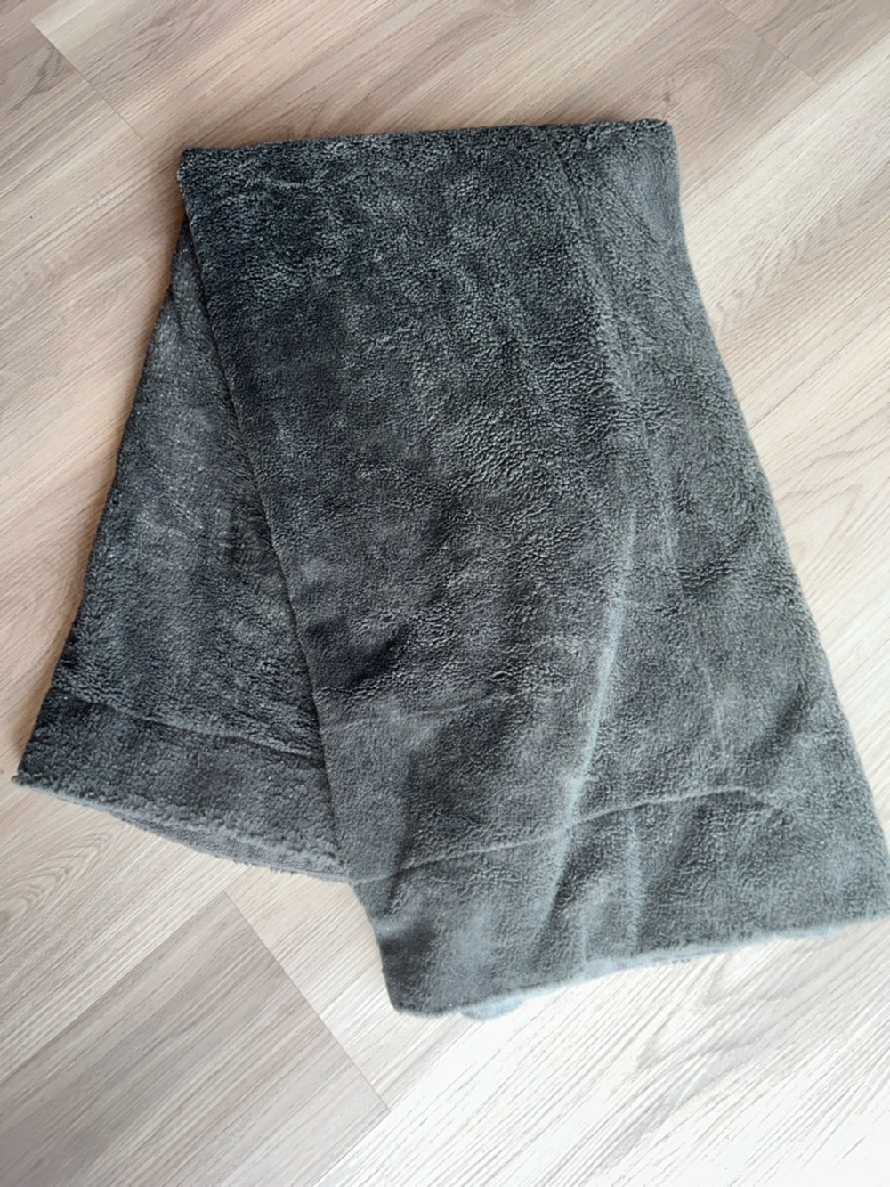 Plush Throw Blanket Dark Gray Subtle Sparkle GUC Cozy Glam Decor
